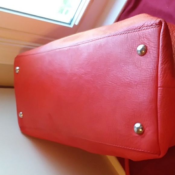 SOLD Michael Kors TravelBag Orange Leather XLarge Bag. Excellent Condition - Picture 10 of 14